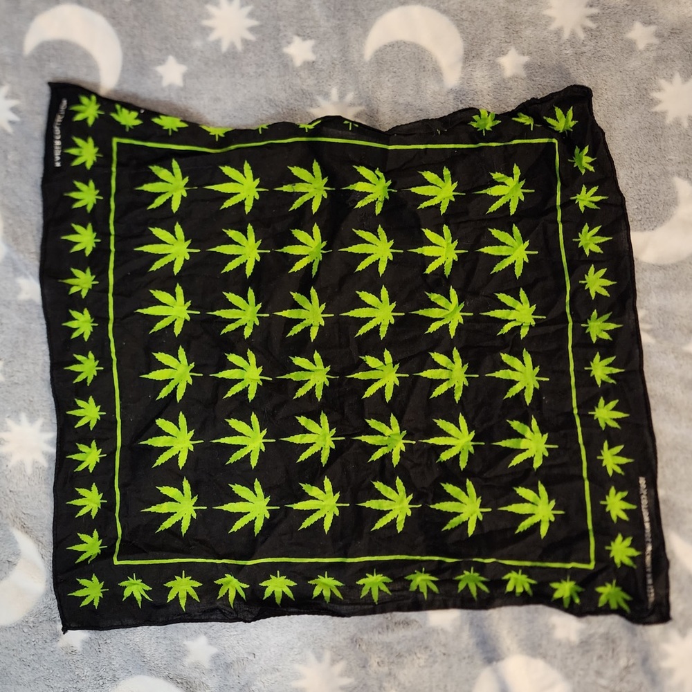 Black Weed Leaf Bandana